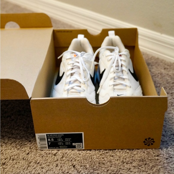 Nike Air Max Dawn White Running shoes- FINAL SALE - Picture 1 of 6
